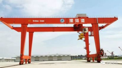   衛(wèi)華起重，飛天入海！